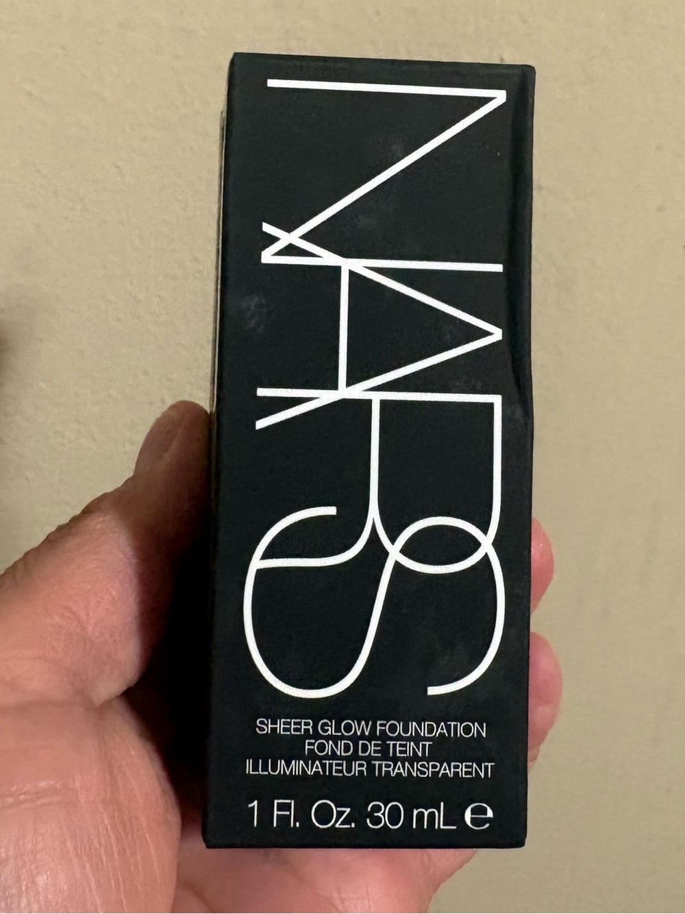 NARS Sheer Glow Foundation - MEDIUM 3.75 PAMPELUNE SHEER GLOW Brand New.